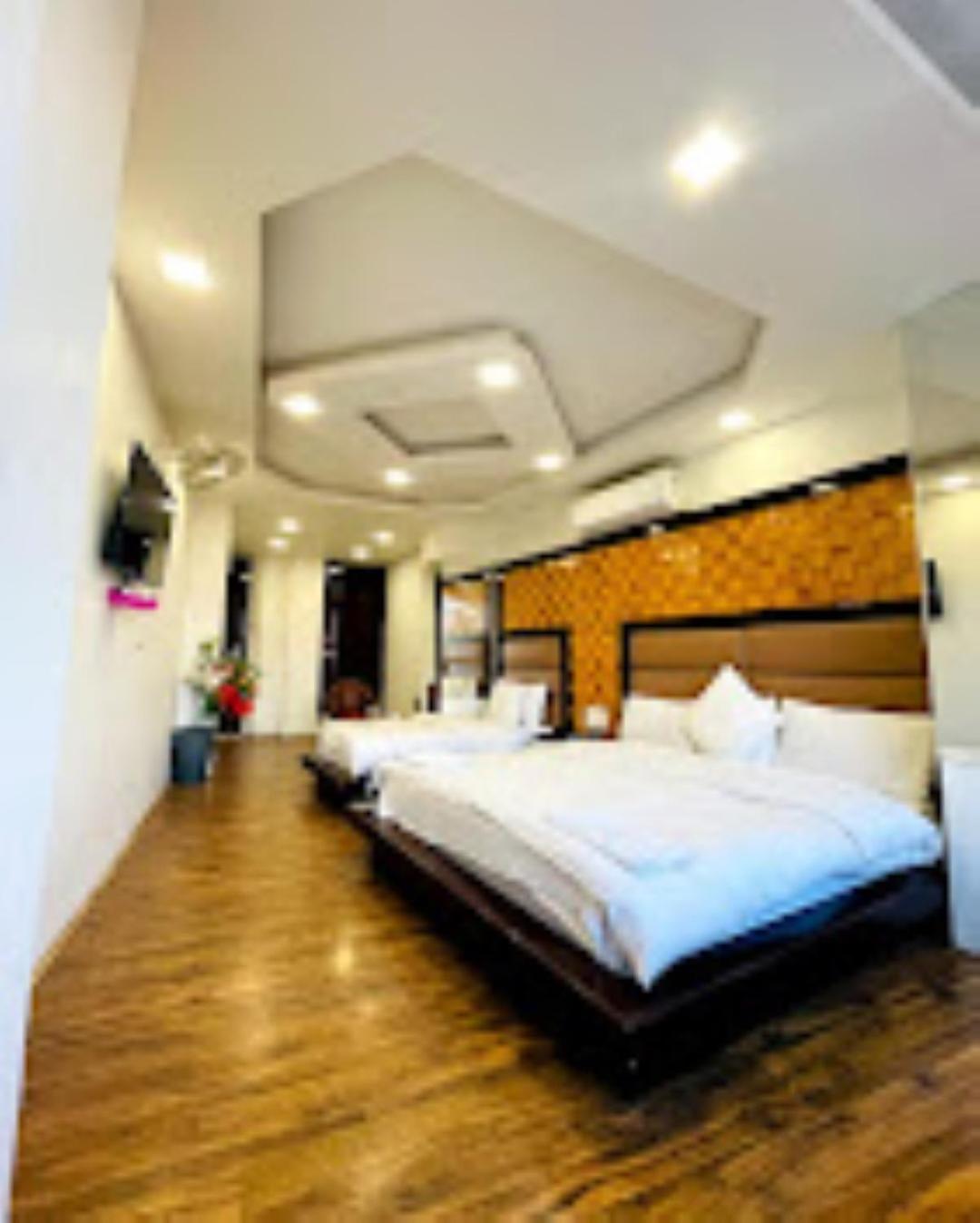 Hotel Bliss , Anantnag Buitenkant foto